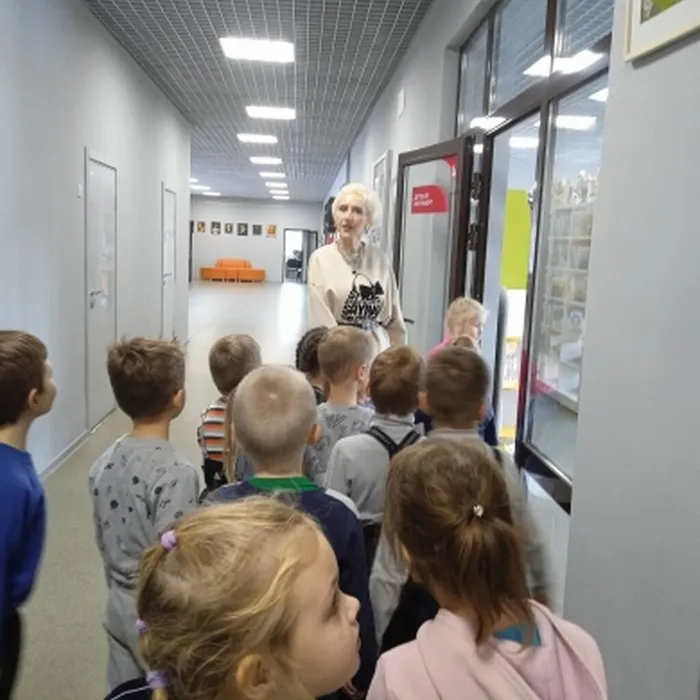 Экскурсия для ребят подготовительной группы МБДОУ "Детский сад комбинированного вида "Дюймовочка" по Удомельской библиотеке им. Н.А. Зворыкина